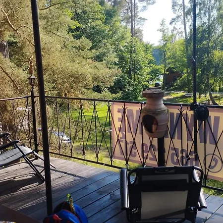 Letniskowy Nad Jeziorem Wielkie Parteczyny Holiday home